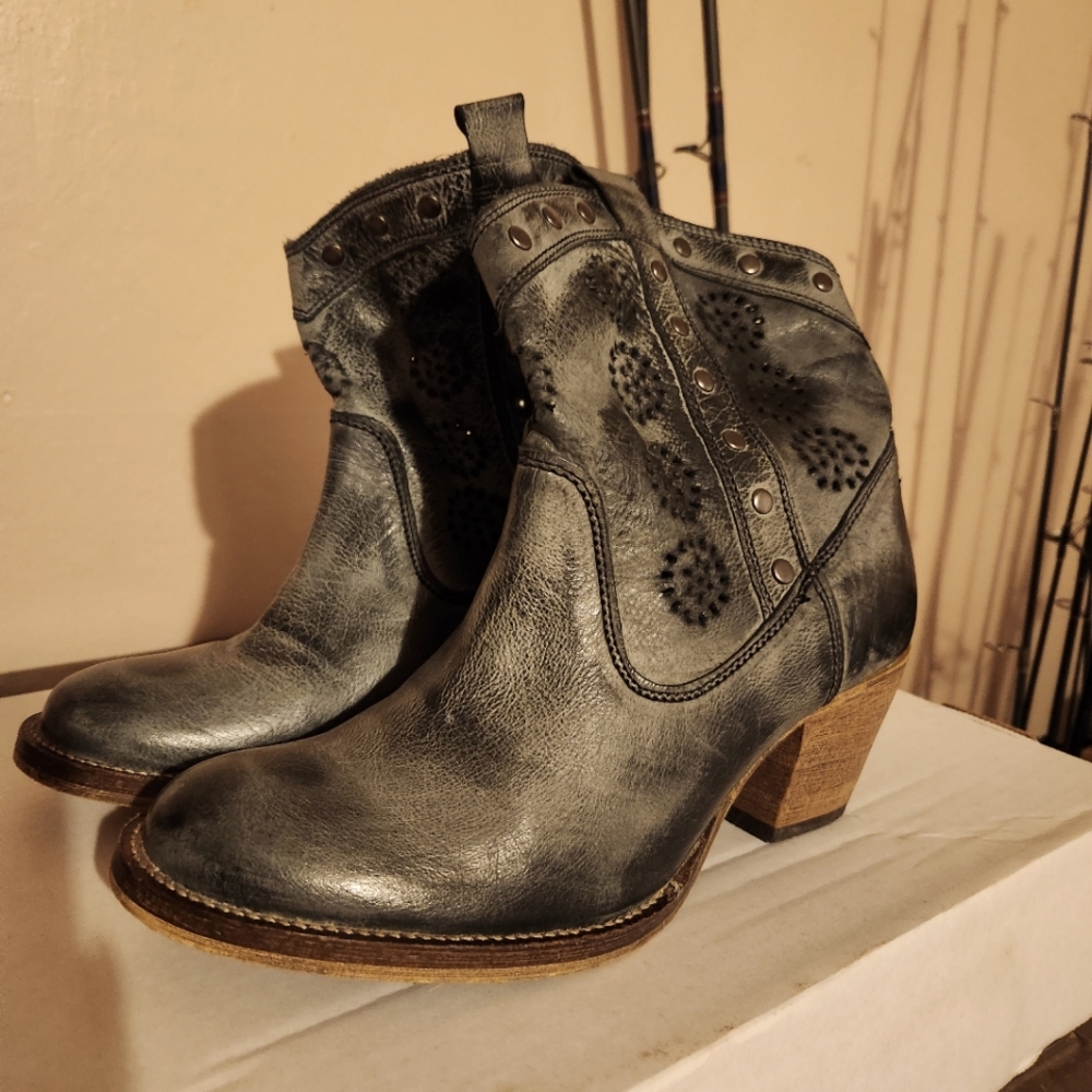 Dingo Leather boots